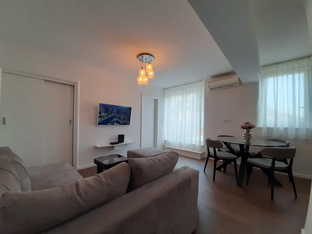 Penthouse Maremonte Apartment โอมิช ภายนอก รูปภาพ